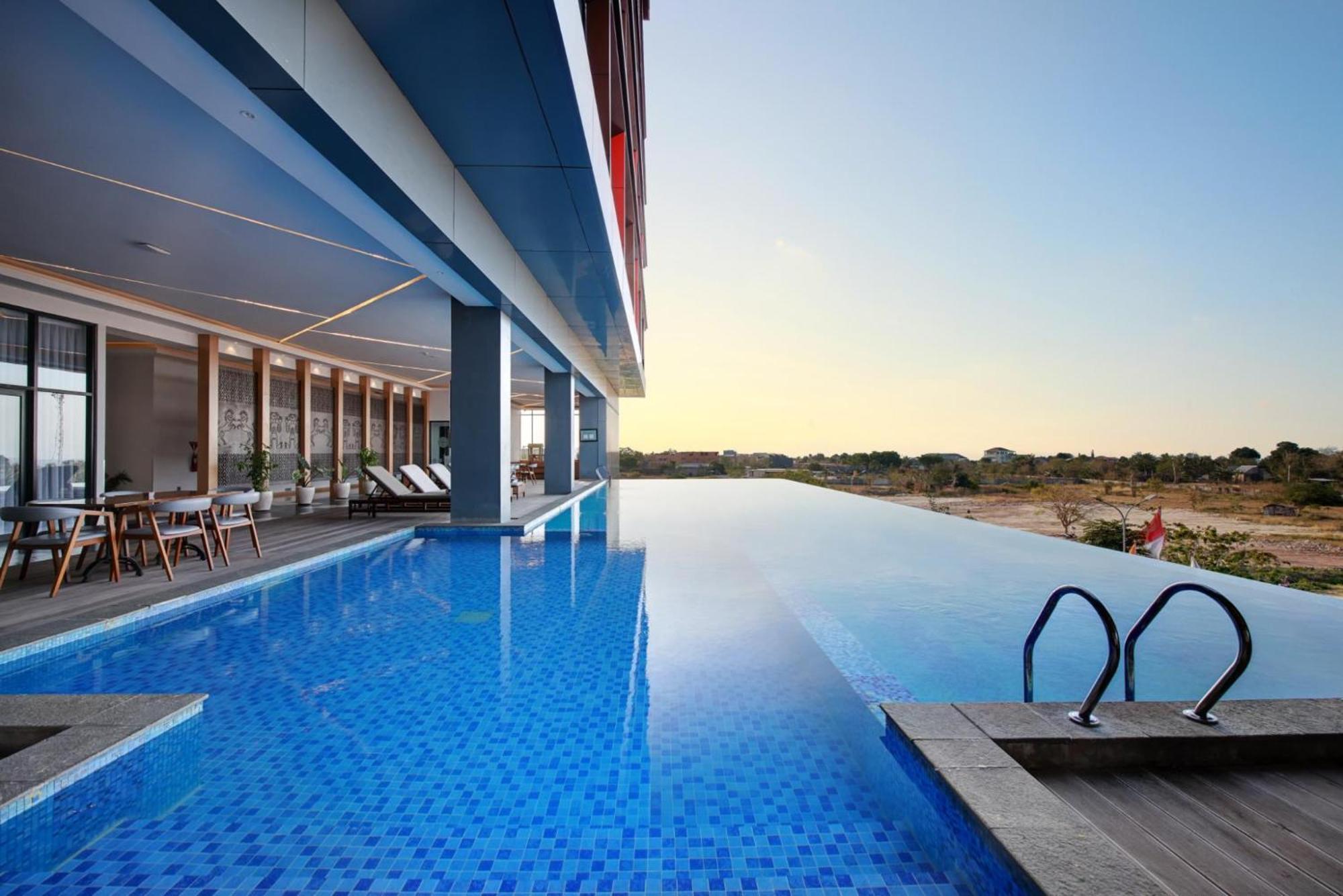 Harper Kupang By Aston Hotel Ngoại thất bức ảnh